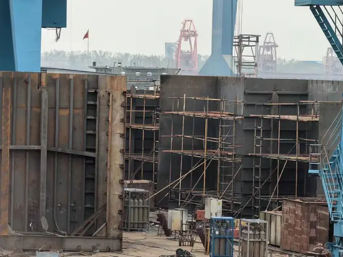 Gantry-Type Teaching-Free Welding Robot (7)